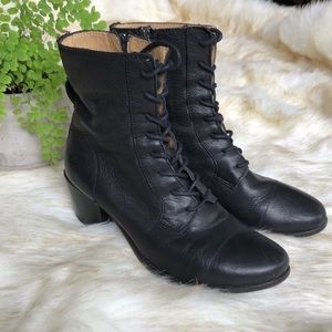 Frye Lace Up Courtney Boots 7.5